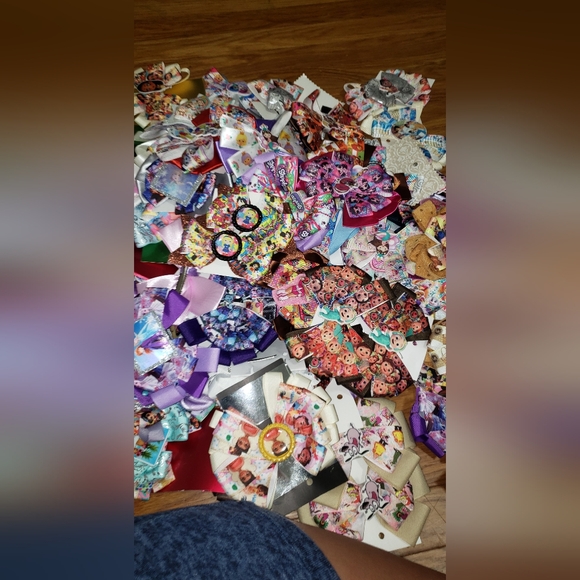 Colorful Assorted Hair Bows - Picture 8 of 10